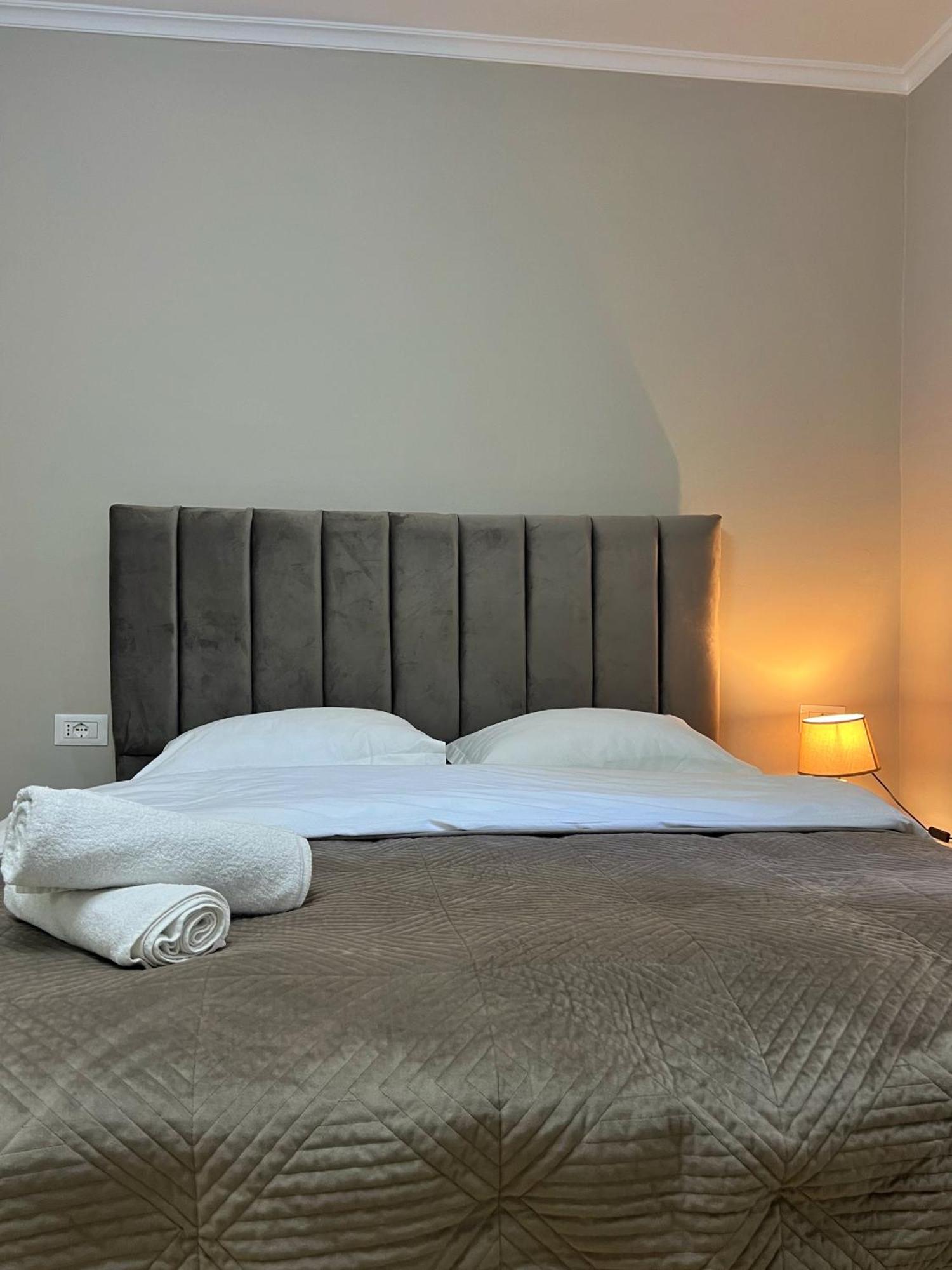 New Bazaar Cane Apartment 2 地拉那 外观 照片